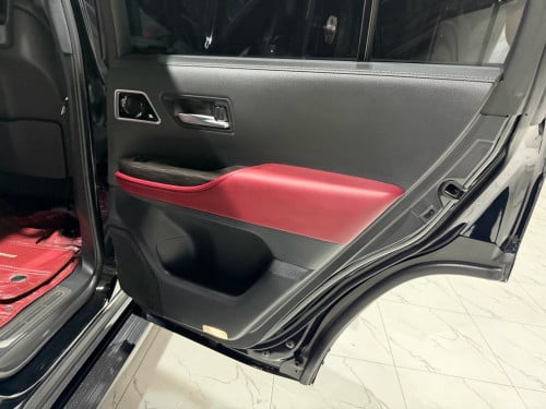 លក់​ Land Cruiser 023 GR.Sport full optionកប់​ ធានា​ថ្នាំ​សុីនមួយជុំ​ ម្ចាស់ដេីម​ផ្ទាល់​