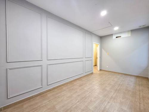 ការិយាល័យសម្រាប់ជួល/OFFICE SPACE FOR RENT