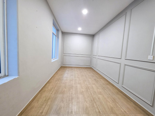 ការិយាល័យសម្រាប់ជួល/OFFICE SPACE FOR RENT
