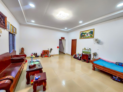 ✅ផ្ទះ និង​ ដី សម្រាប់លក់ នៅជិតរង្វង់មូលគួស្រូវ (H-15782)