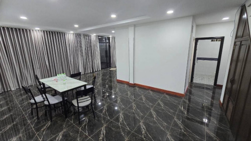 🏠ផ្ទះជួល,ទីតាំង​ សាលាសុវណ្ណភូមិ,មាន3បន្ទប់គេង,2000$/ខែ