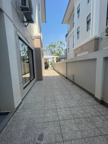 វីឡាភ្លោះអេសម្រាប់ជួល | Villa Twin A for Rent In Borey Penghout Boeung Snor