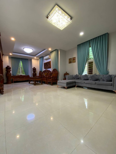 វីឡាទោលVIPលក់នៅបុរីអង្គរភ្នំពេញ គម្រោង2 នៅជិតអុីអនសែនសុខ