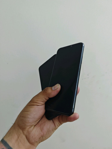 11 pro max (លក់ចេញហើយ)
