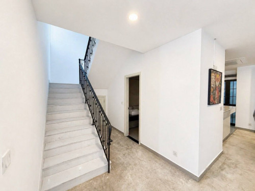 5 bed + 6 bath Queen Villa for Rent in Chipmong 50M