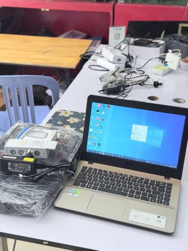 ASUS VivoBook x442U