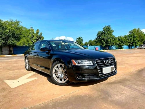 Audi A8L 2015