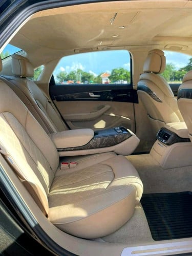 Audi A8L 2015