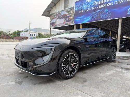 AVATR 12 Ultra All-Electric AWD 705KM