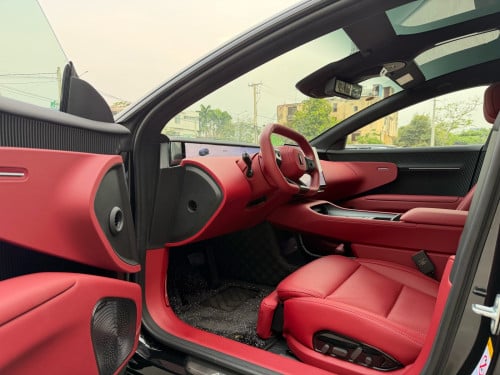 AVATR 12 Ultra All-Electric AWD 705KM