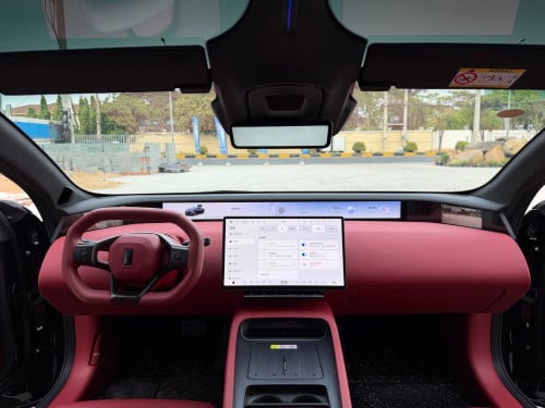 AVATR 12 Ultra All-Electric AWD 705KM