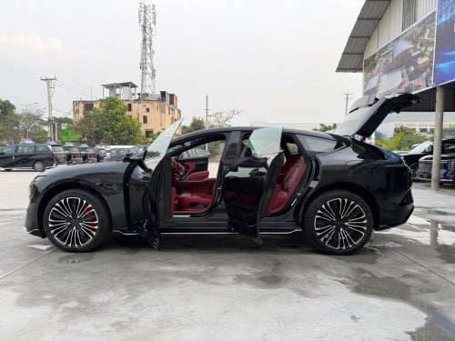 AVATR 12 Ultra All-Electric AWD 705KM