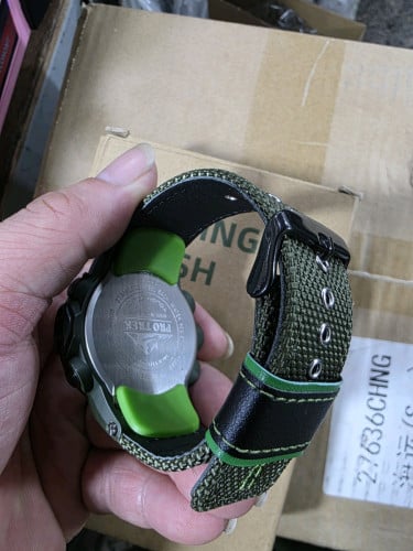 CASIO Pro Trek Solar (មុខងារច្រើន សីតុណភាព, ព្រេនិស័យ,ថ្ម Solar .. )
