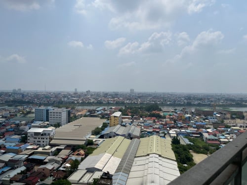 CHEAP PRICE!!!Selling ONLY 75,000$ LOFT Unit 2 Beds and 2 Baths in Urban Village Phase 2