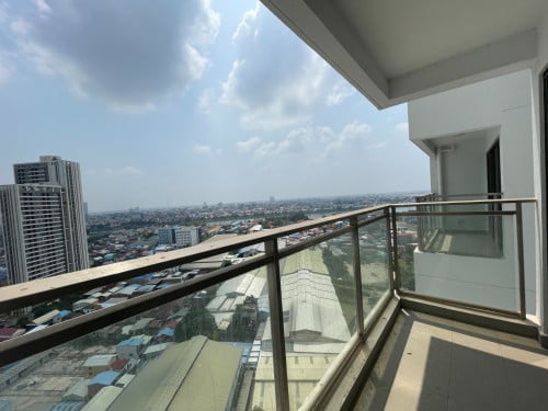 CHEAP PRICE!!!Selling ONLY 75,000$ LOFT Unit 2 Beds and 2 Baths in Urban Village Phase 2
