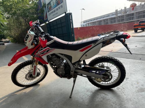 CRF250L ទើបមកដល់ពីប្រទេសជប៉ុនមកឃ្លាំងយើងខ្ញុំ