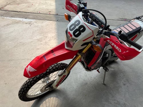 CRF250L ទើបមកដល់ពីប្រទេសជប៉ុនមកឃ្លាំងយើងខ្ញុំ