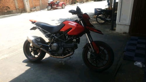 Ducati Hypermotard 796cc