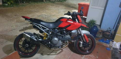 Ducati Hypermotard 796cc