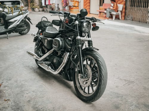 HarleyDavidson 883R Roadster 2010