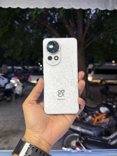 HUWEI NOVA12PRO តម្លៃល្អប្រេី​