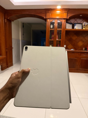 iPadAir 13inch M3លក់full set Kwyboard Original