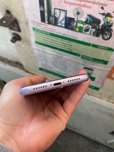 iPhone 11 64G សំនុំហ្សុីនស្អាត98%