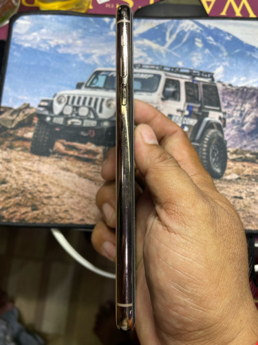 iPhone 11 Pro Max លក់ខាត