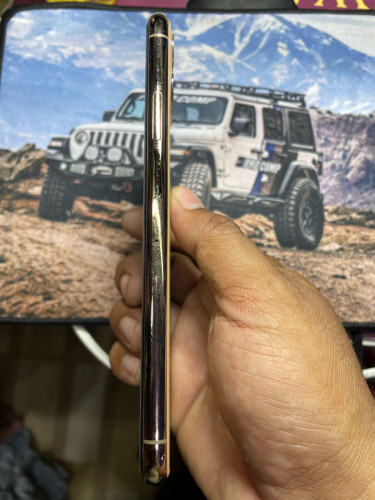 iPhone 11 Pro Max លក់ខាត