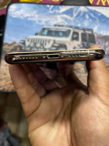 iPhone 11 Pro Max លក់ខាត