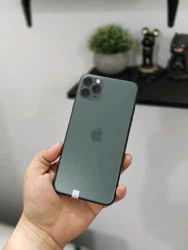 iPhone 11 Pro max 64g តួ95% អេក្រង់ថ្មី អត់ស្កេន