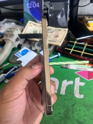 Iphone 12 pro max gold