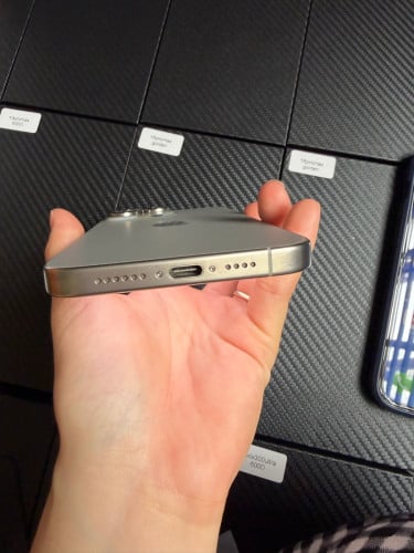IPhone 15Promax មួយ​ទឹក​ សំនុំ​ហ្សុីន​ អត់​ធ្លាប់​ជួសជុល​
