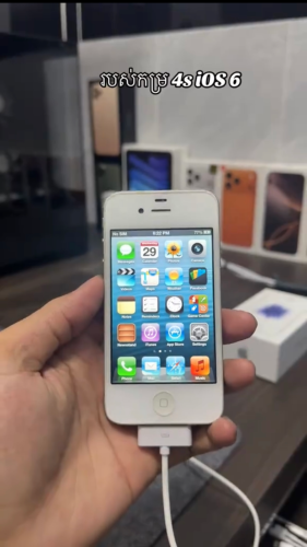 iPhone 4s ថ្មីស្អាត