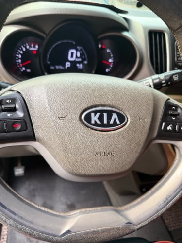 Kia Ray 2012 full smart key black edition ឡានស្អាត អត់បុកប៉ះ អត់ស្ងោរដូចពណ៌ ធានា ២ ខែគ្រប់យ៉ាង