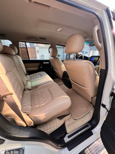 Land Cruiser 2010up2021 ឡានថ្មីអត់បុកអត់បះ39$