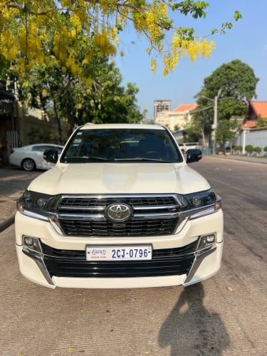 Land Cruiser 2010up2021 ឡានថ្មីអត់បុកអត់បះ39$
