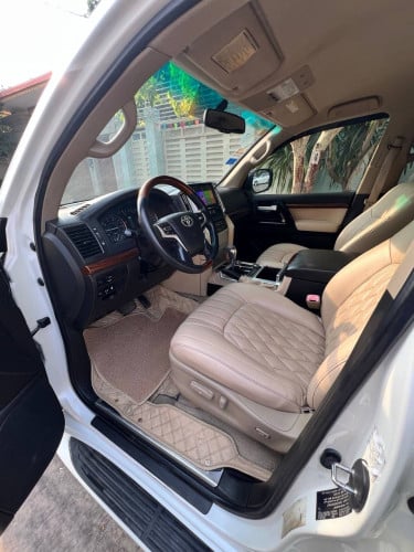 Land Cruiser 2010up2021 ឡានថ្មីអត់បុកអត់បះ39$