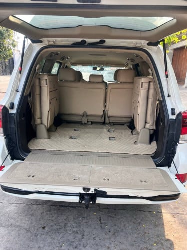 Land Cruiser 2010up2021 ឡានថ្មីអត់បុកអត់បះ39$