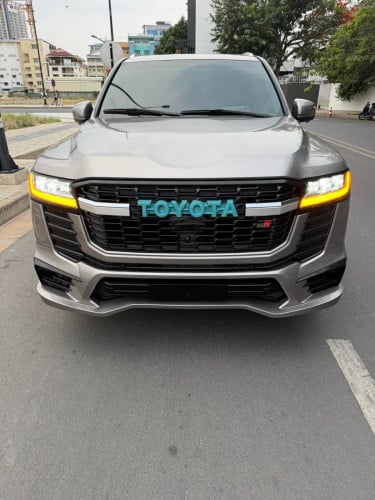 Land Cruiser ឡើង 2026