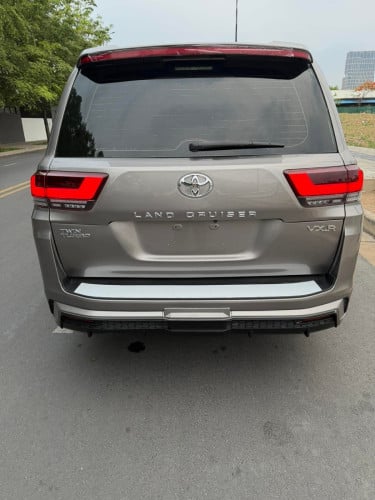 Land Cruiser ឡើង 2026