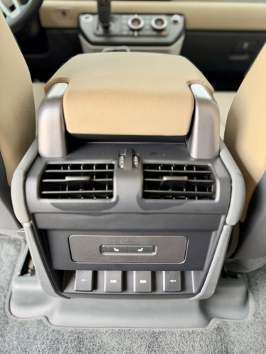 landrover defender D240 110SE ,ក្រដាស​ពន្ធ​ full options