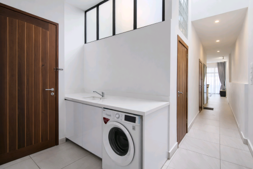Large 2 Bed Apartment - Daun Penh