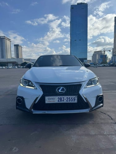 Lexus CT 200h Premium 012