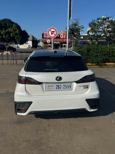 Lexus CT 200h Premium 012