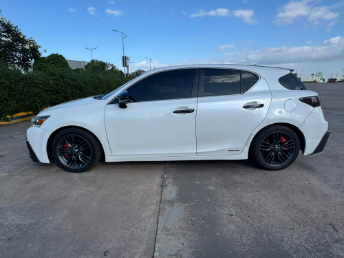 Lexus CT 200h Premium 012