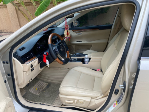Lexus ES300h ឆ្នាំ2014 full option up 025