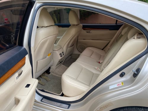 Lexus ES300h ឆ្នាំ2014 full option up 025