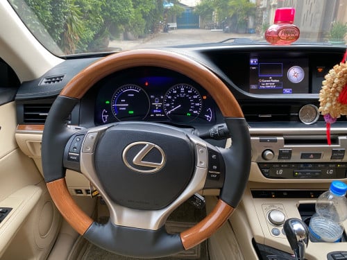 Lexus ES300h ឆ្នាំ2014 full option up 025