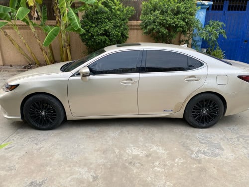 Lexus ES300h ឆ្នាំ2014 full option up 025